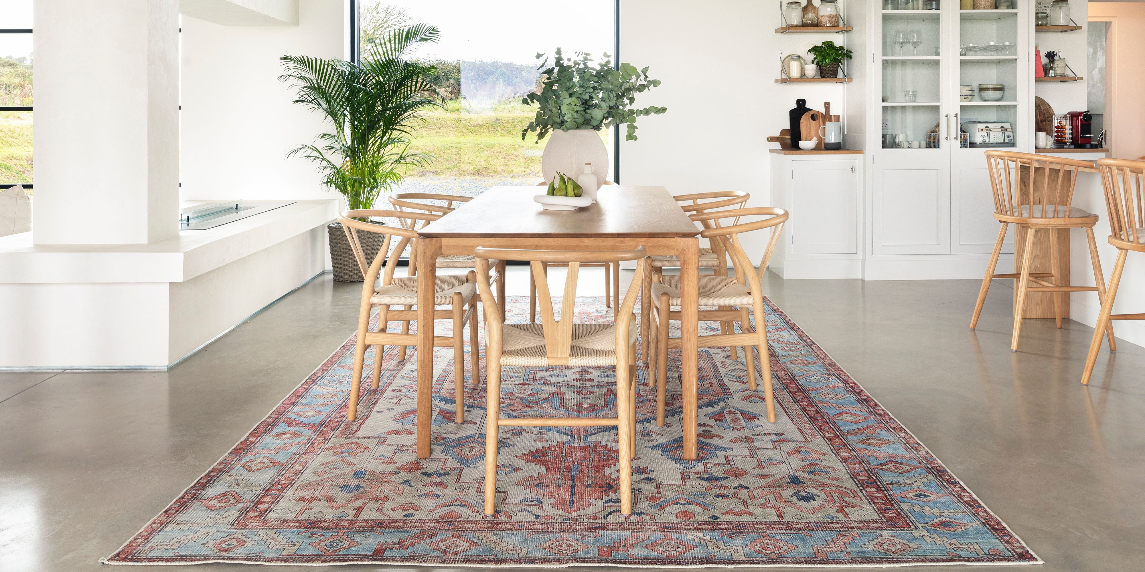 What Are the Best Rugs for Dining Rooms?